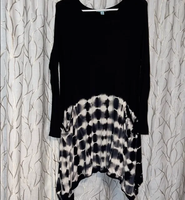She + Sky Tunic Dress Size M Black Tie Dye