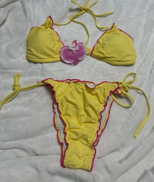 Bikini Yellow Pink Ruffle Orchid