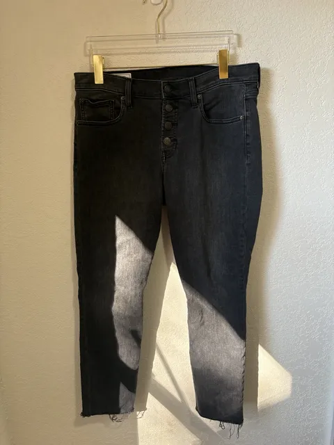 Gap True Skinny Mid Rise Jeans Size 31x28 Black Exposed Button Fly