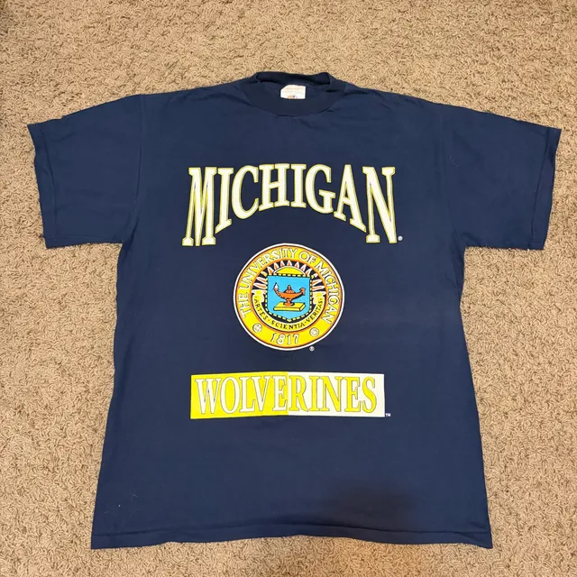 University of Michigan Wolverines T-Shirt Size Large Blue Seal Graphic