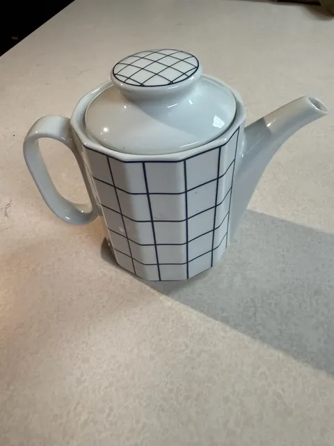 Ceramic Blue Grid Teapot With Lid