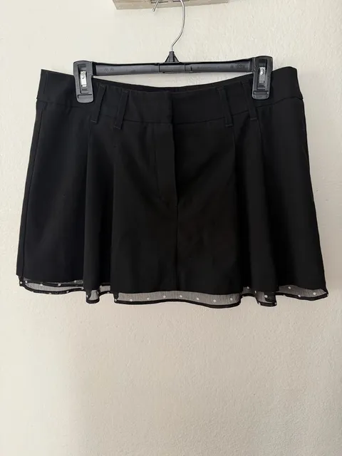 H&M Black Polka Dot Mesh Trim Pleated Mini Skirt
