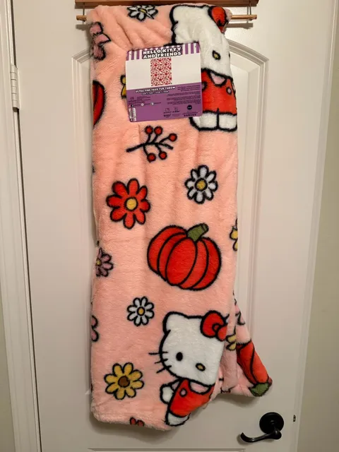Hello Kitty and Friends Ultra Fine Faux Fur Throw Size 50in x 70in Pink Fall