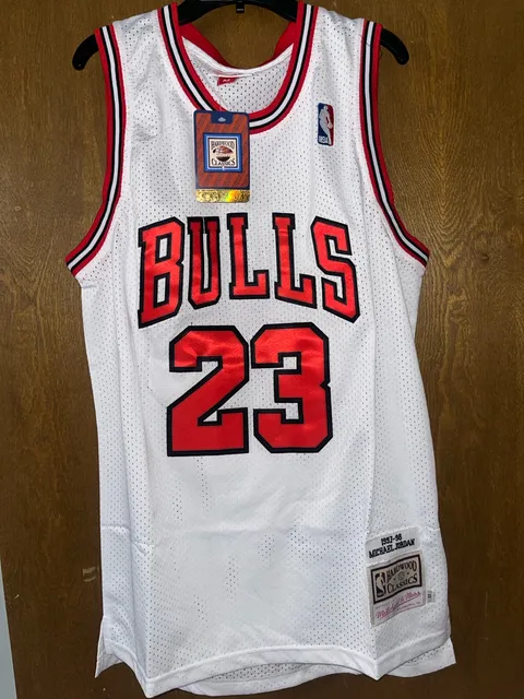 Mitchell & Ness Michael Jordan Bulls Jersey Size M