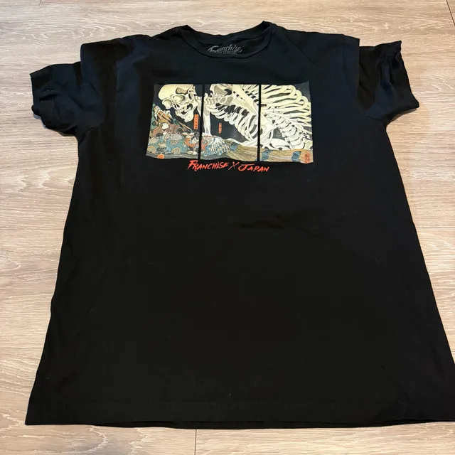 Franchise T-Shirt Black Graphic Skeleton Art