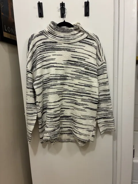 T by Talbots Mock Neck Sweater Size L Black White Space Dye