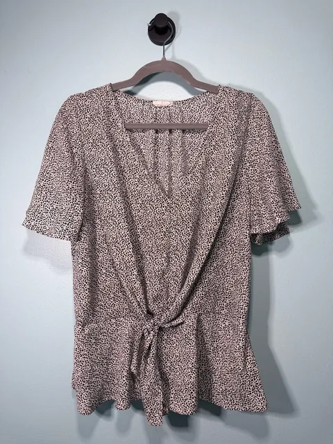 Sienna Sky Blouse Size XL V-Neck Tie Front Animal Print Short Sleeve