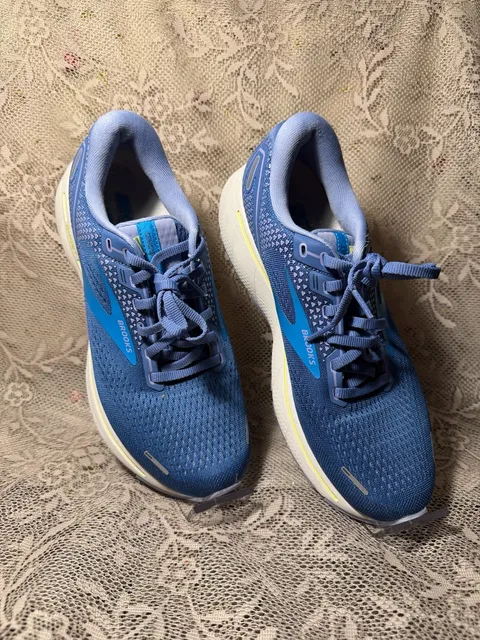 LUS 24 Brooks Ghost 15 Size 10 Blue Running Shoes