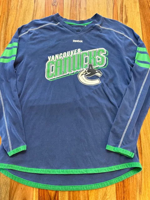 Y2K Reebok Vancouver Canucks Long Sleeve Shirt Blue