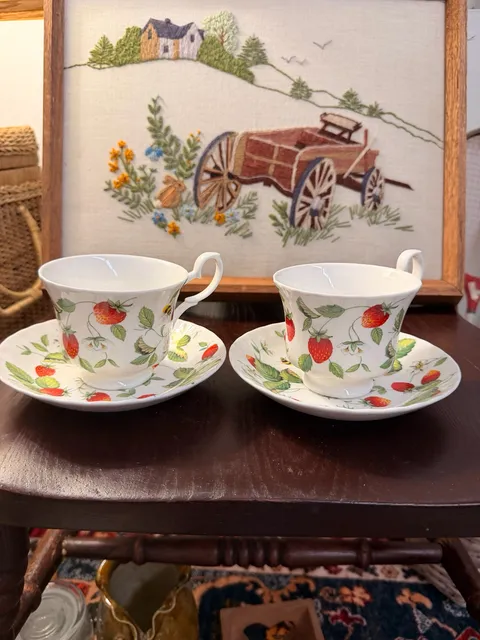 Strawberry Tea Cup & Saucer Set Roy Kirkham Vintage Fine Bone China England