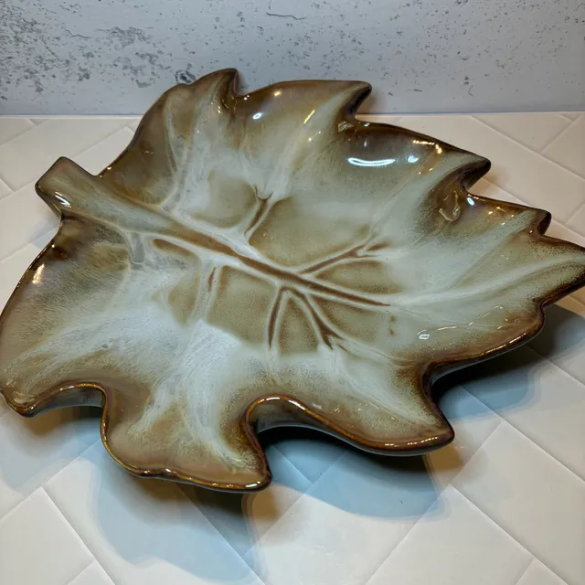 Studio 33 Ceramic Leaf Serving Dish Bowl Brown Cream Glaze