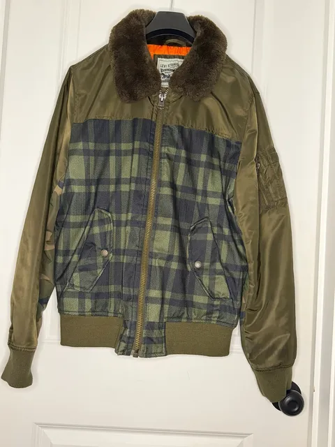 Levi's MA-1 Flight Bomber Jacket Size S Plaid Faux Fur Collar Green
