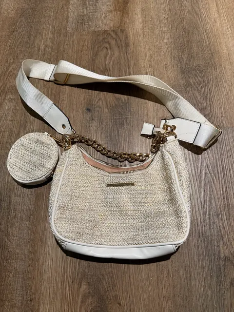 ALDO Crossbody Shoulder Bag White Gold Straw Chain Handle Coin Pouch