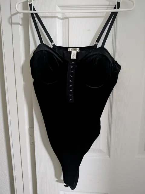 Bozzolo Velvet Bodysuit Size Large Black