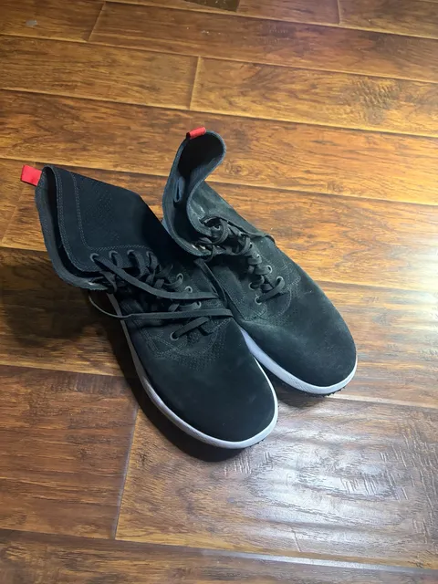 Under Armour Fat Tire Mid Hiking Shoes Size 11.5 Black