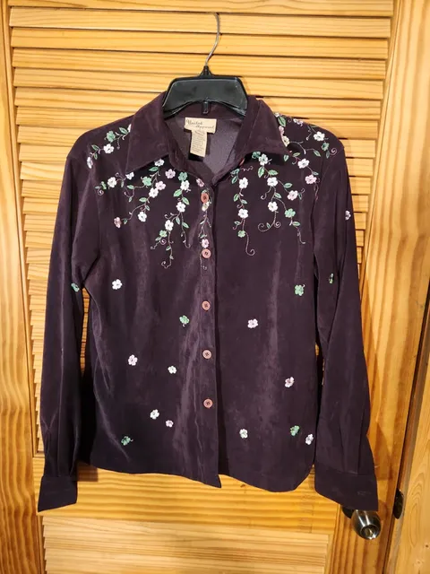 Vintage United Apparel Faux Suede Embroidered Floral Button-Up Shirt Jacket - Size Medium