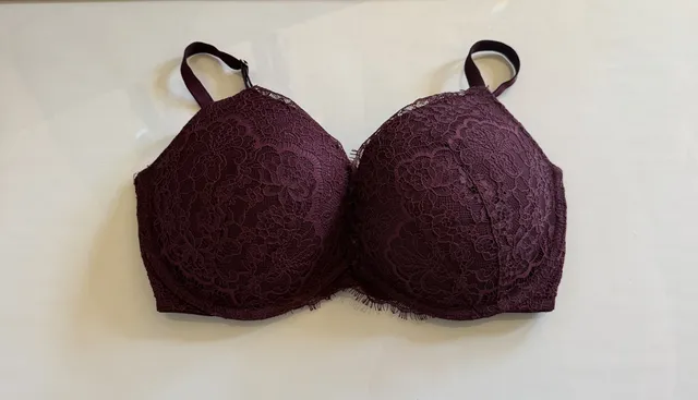 Victoria's Secret Dream Angels Push Up Bra Size 34DD Burgundy Lace