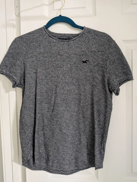 Hollister Textured Knit T-Shirt Gray Short Sleeve