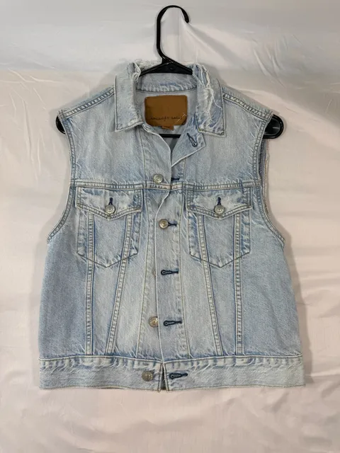 American Eagle Denim Vest Light Wash