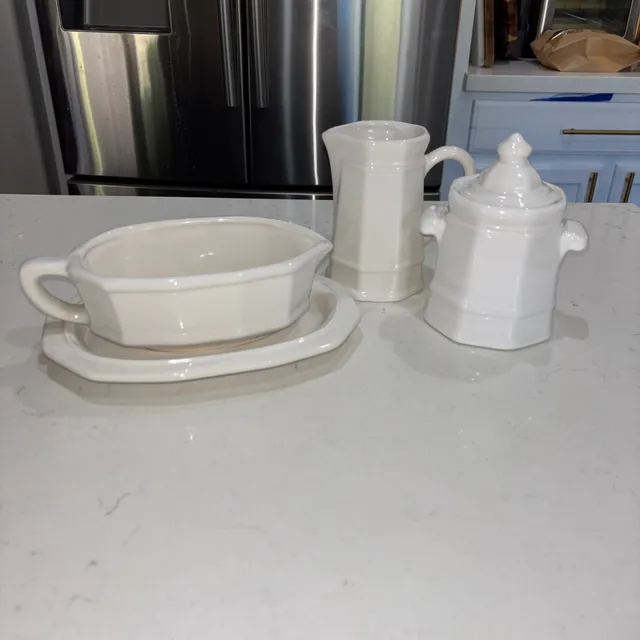 Pfaltzgraff Heritage White Creamer Sugar Gravy Boat With Underplate