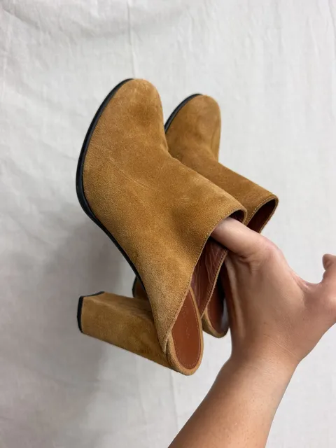 Yvonne Koné Suede Mules Size 38 Brown Block Heel