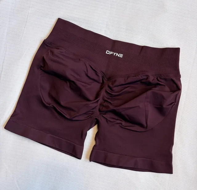 DFYNE Impact Shorts Size Large Burgundy Seamless Workout Athletic