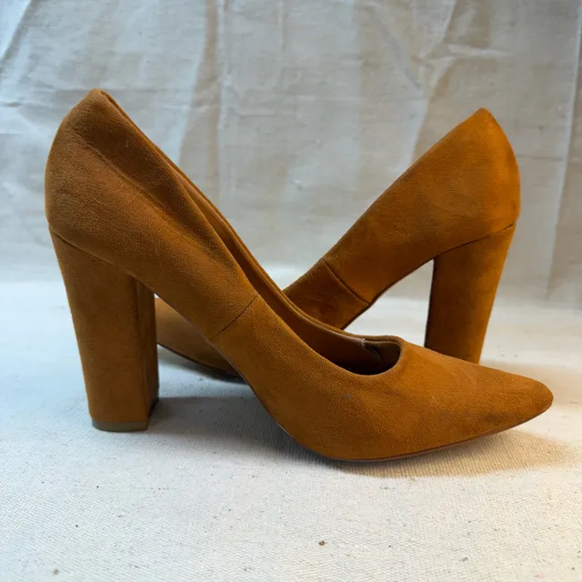 Suede Chunky Heel Pumps Tan