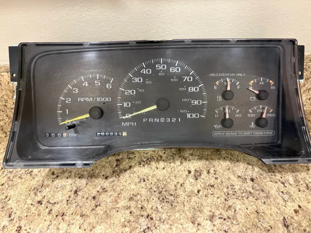 95-99 Chevy Tahoe Suburban Yukon Instrument Cluster 100 MPH Tach PRND321