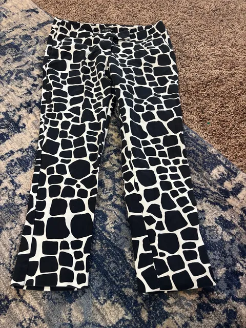 Liz Claiborne Emma Classic Pants Size 8 Black White Animal Print