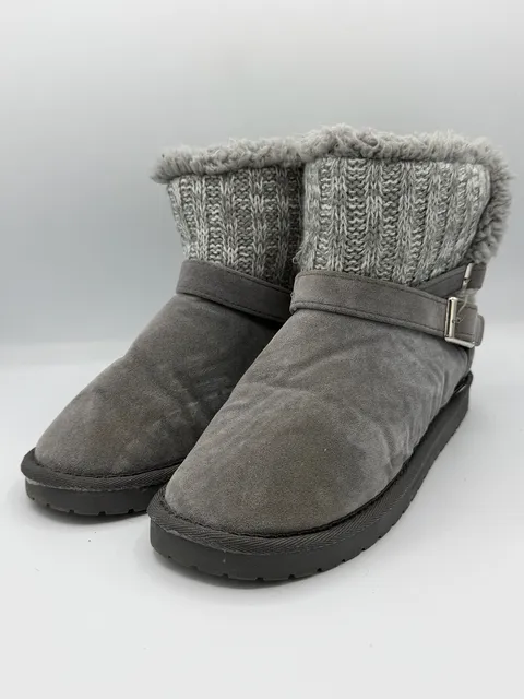 MUK LUKS Womens Size 8 Gray Faux Suede Sweater Knit Fur Lined Ankle Boots