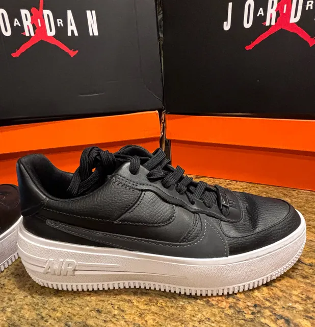 Nike Air Force 1 PLT.AF.ORM Size 8w Black Leather Platform
