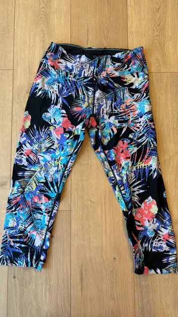 Calvin Klein Performance Crop Leggings Size M Tropical Print