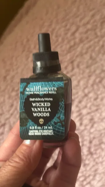 Bath & Body Works Wicked Vanilla Woods Wallflowers Refill 0.8 fl oz