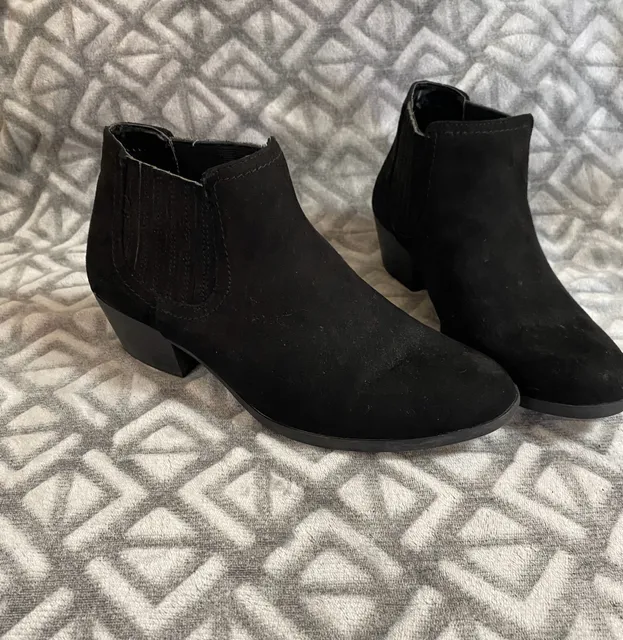 American Eagle Outfitters Black Suede Ankle Booties