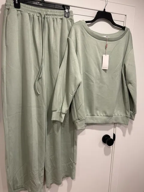 HOTOUCH 2-pc sweatpants Set Size M Sage Green