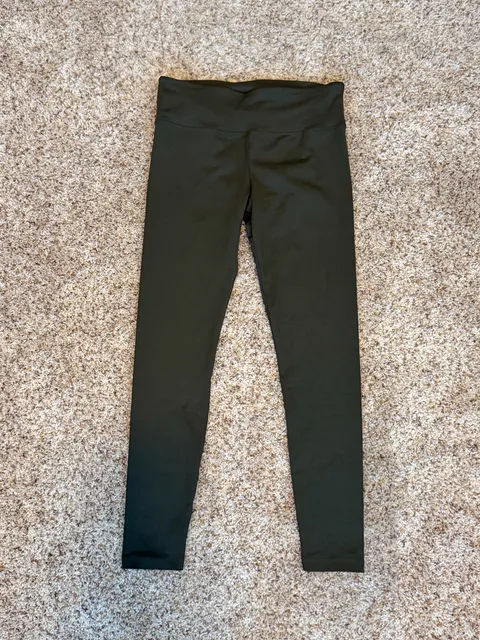 Fornia Leggings Size M Olive Green