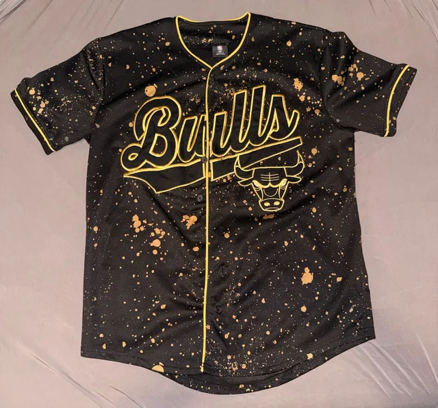 NBA Chicago Bulls Size Medium Black Gold Paint Splatter Baseball Jersey