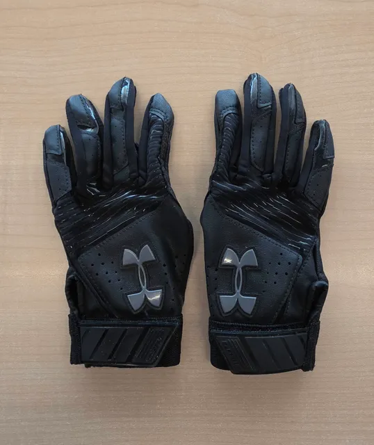Under Armour Batting Gloves Size Youth Small Black 542