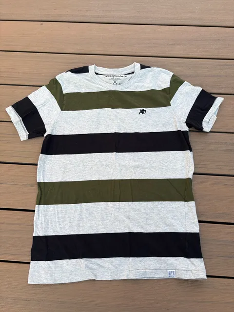 Aeropostale Striped T-Shirt Size M Gray Olive Black