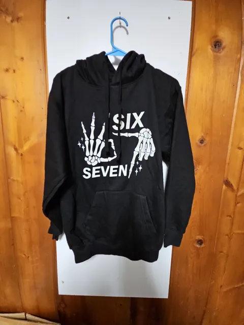 (576) Zuni Sportwear Skeleton Graphic Hoodie Size S Black