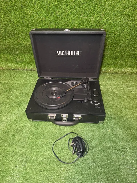 Victrola Vintage Suitcase Turntable Black