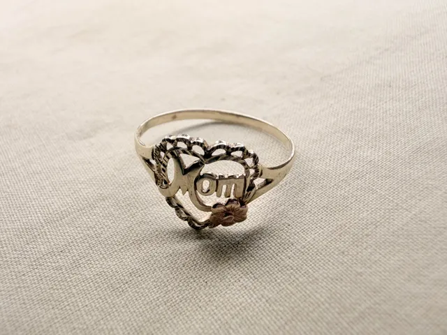 Vintage 10K Yellow And Rose Gold Mom Heart Ring Size 7.5