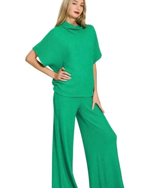 Zenana 2 Piece Lounge Set Size M Green Waffle Knit Top Pants