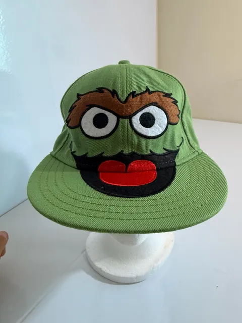 Sesame Street Oscar The Grouch Fitted Hat Green
