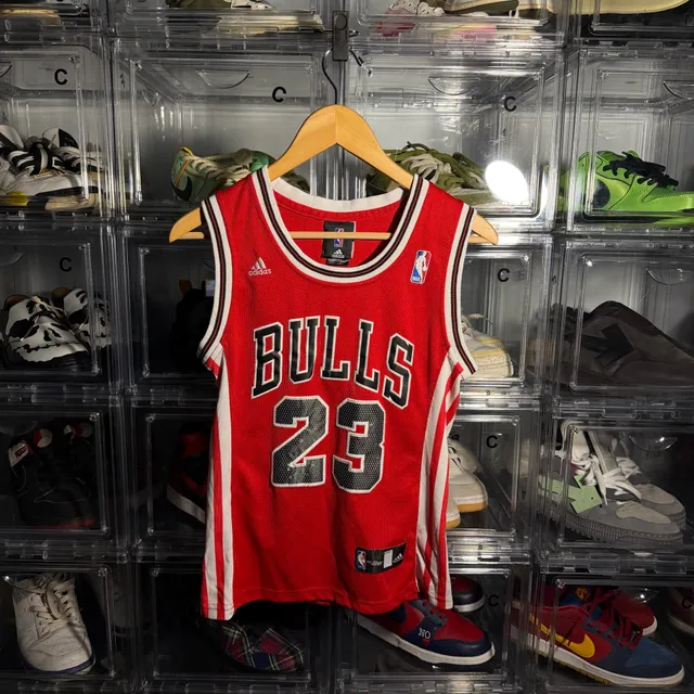 Adidas Chicago Bulls Michael Jordan 23 Jersey Size S NBA 4Her