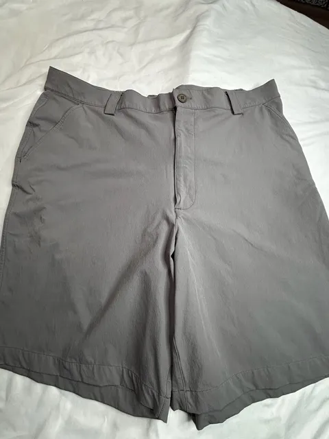 Under Armour Shorts Size 40R Gray