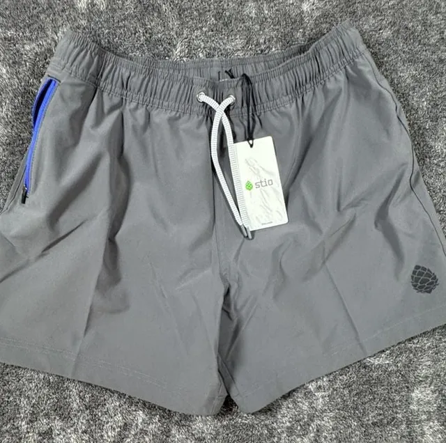 New Stio Athletic Shorts Size S x 5” inseam Gray