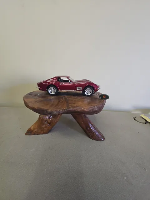 Sun Star 1968 Chevrolet Corvette Coupe Diecast Model Red