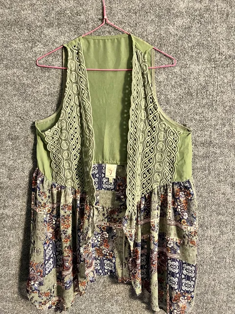Self Esteem Vest Size Large Green Boho Crochet Open Front Floral 003-176