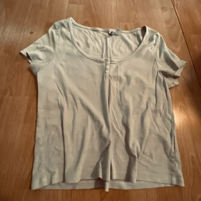 H&M Button Front Scoop Neck T-Shirt Size L